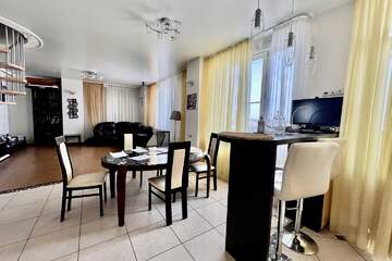 4-к квартира, 140 м², 15/17 эт.